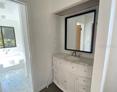 35 Aberdeen Circle - Photo Thumbnail 6