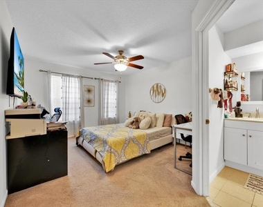 12017 Villanova Drive - Photo Thumbnail 10
