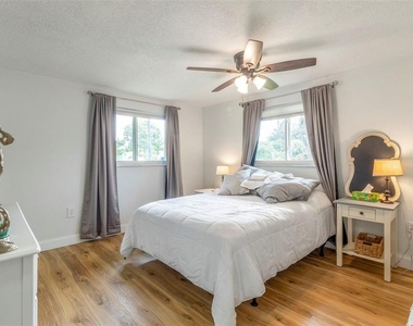 2586 Auburn Boulevard - Photo Thumbnail 13