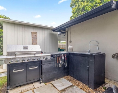 2586 Auburn Boulevard - Photo Thumbnail 26