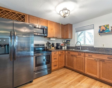 2586 Auburn Boulevard - Photo Thumbnail 9