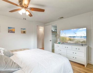 2586 Auburn Boulevard - Photo Thumbnail 14
