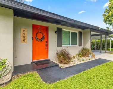2586 Auburn Boulevard - Photo Thumbnail 1