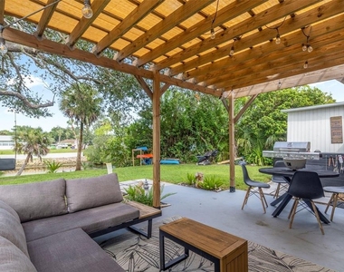2586 Auburn Boulevard - Photo Thumbnail 23