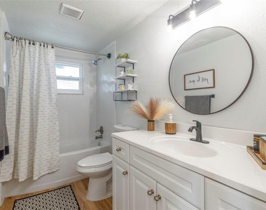 2586 Auburn Boulevard - Photo Thumbnail 12