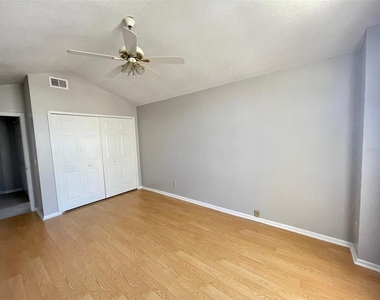 1234 Crossfield Drive - Photo Thumbnail 14