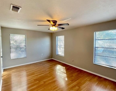 1234 Crossfield Drive - Photo Thumbnail 9