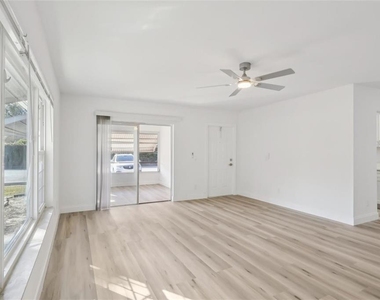 11147 Acme Drive - Photo Thumbnail 4