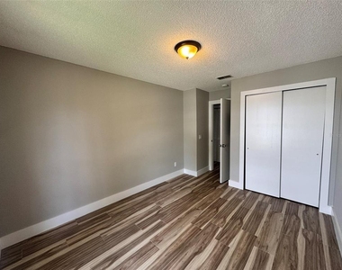 13903 Timberland Drive - Photo Thumbnail 13