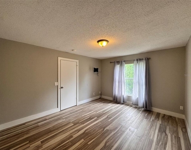 13903 Timberland Drive - Photo Thumbnail 5