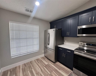 13903 Timberland Drive - Photo Thumbnail 9