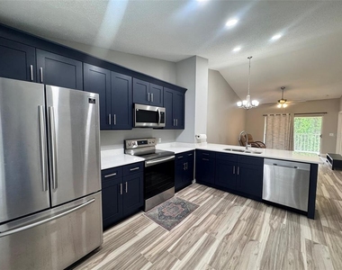 13903 Timberland Drive - Photo Thumbnail 8