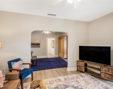 702 Nw 2nd Avenue - Photo Thumbnail 5