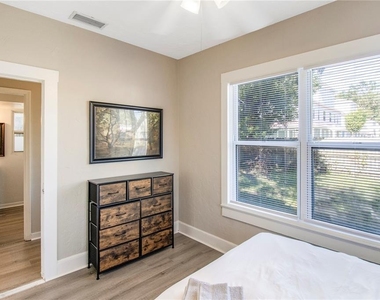 702 Nw 2nd Avenue - Photo Thumbnail 15