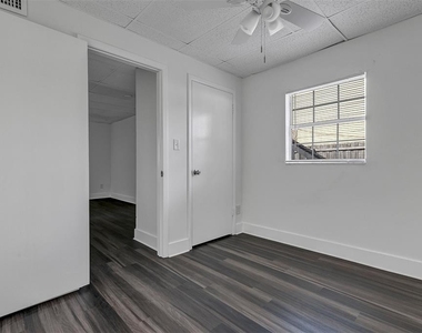 2027 30th Avenue N - Photo Thumbnail 18