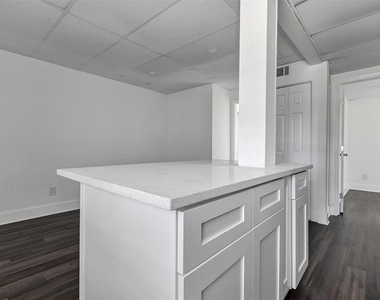 2027 30th Avenue N - Photo Thumbnail 9