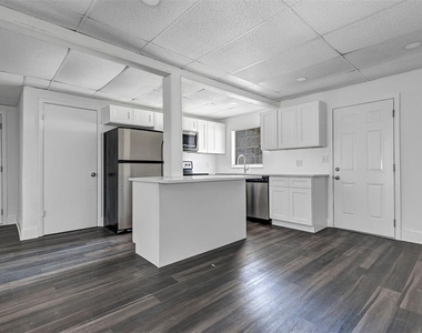 2027 30th Avenue N - Photo Thumbnail 11