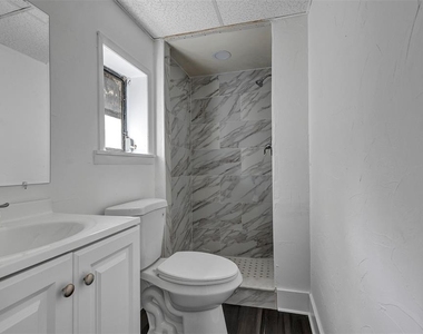 2027 30th Avenue N - Photo Thumbnail 14