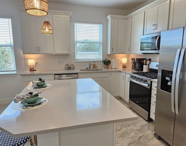 1595 Tavira Place - Photo Thumbnail 6