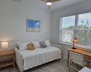 1595 Tavira Place - Photo Thumbnail 27