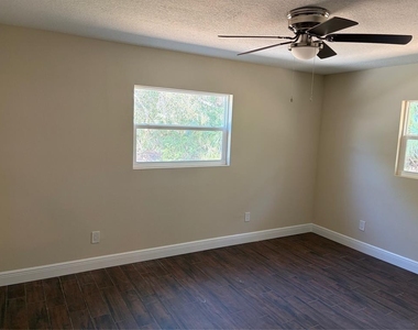 201 Palmetto Road - Photo Thumbnail 15