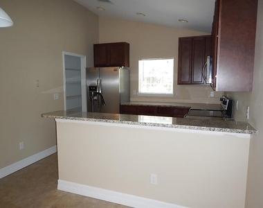 453 W Desoto Street - Photo Thumbnail 6