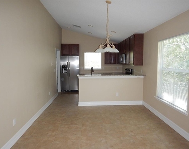 453 W Desoto Street - Photo Thumbnail 4