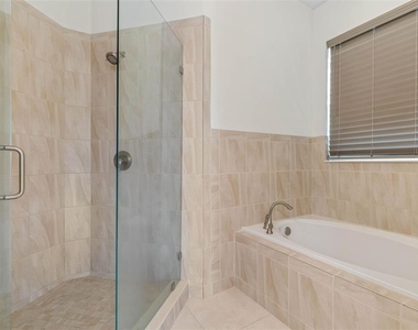 2703 Morning Light Court - Photo Thumbnail 35