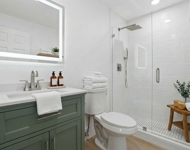 4460 Oakley Street - Photo Thumbnail 5