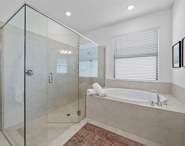 1889 Saddlewood Cir - Photo Thumbnail 14