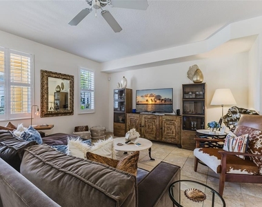 1564 Napoli Drive W - Photo Thumbnail 2