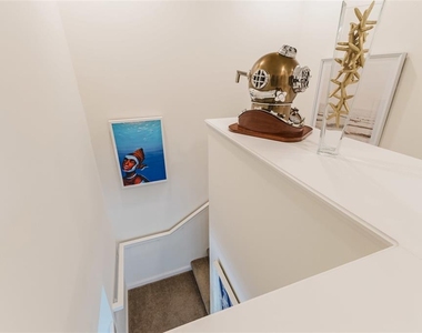 1564 Napoli Drive W - Photo Thumbnail 13