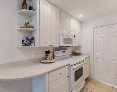 1564 Napoli Drive W - Photo Thumbnail 6
