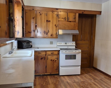 109 Salem Avenue - Photo Thumbnail 11