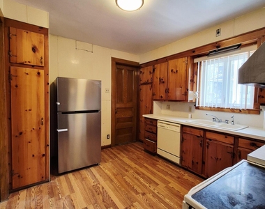 109 Salem Avenue - Photo Thumbnail 9
