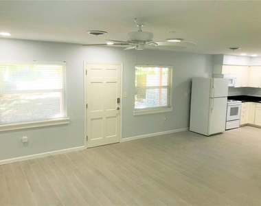 2541 Floyd Street - Photo Thumbnail 6