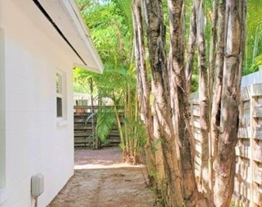 2541 Floyd Street - Photo Thumbnail 16