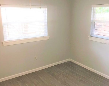 2541 Floyd Street - Photo Thumbnail 7