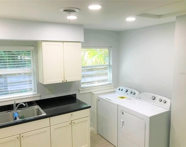 2541 Floyd Street - Photo Thumbnail 5