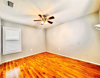 3601 Garden Lakes Clenet - Photo Thumbnail 17