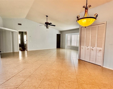 3601 Garden Lakes Clenet - Photo Thumbnail 4