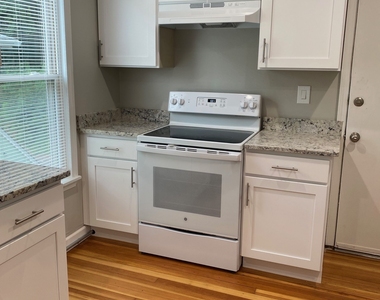 407 West Street - Photo Thumbnail 2
