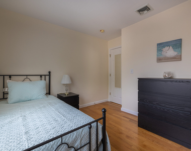 916 Reef Road - Photo Thumbnail 12