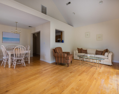 916 Reef Road - Photo Thumbnail 4