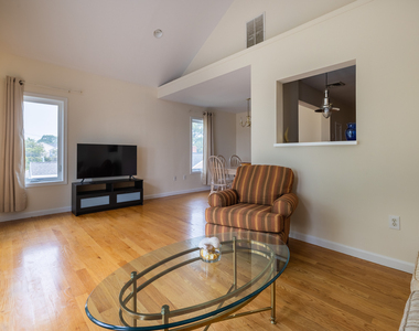 916 Reef Road - Photo Thumbnail 3