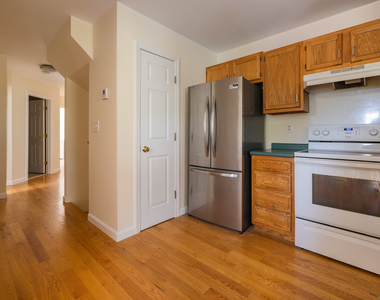 916 Reef Road - Photo Thumbnail 13