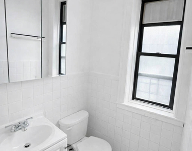 190 Claremont Avenue - Photo Thumbnail 4