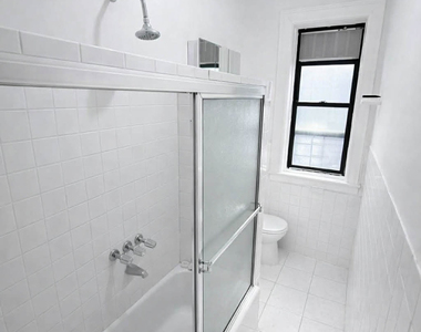 190 Claremont Avenue - Photo Thumbnail 3