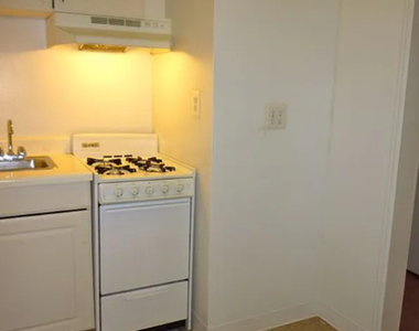 1370 York Avenue - Photo Thumbnail 1