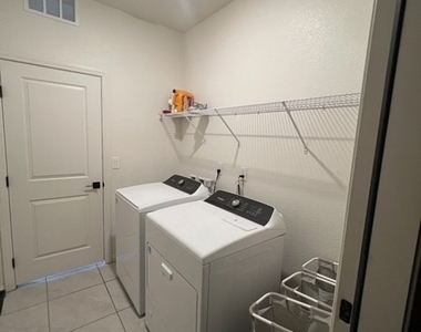 2737 Abrantes Place - Photo Thumbnail 7